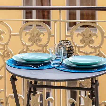 H11 [lumière D'or] Centro Appartement San Remo